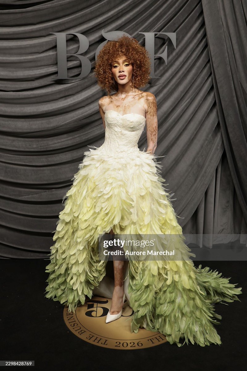 paintedbyesthr's tweet photo. Winnie for BOF gala. Makeup by me🇫🇷✨ https://t.co/Vpknppl8sK