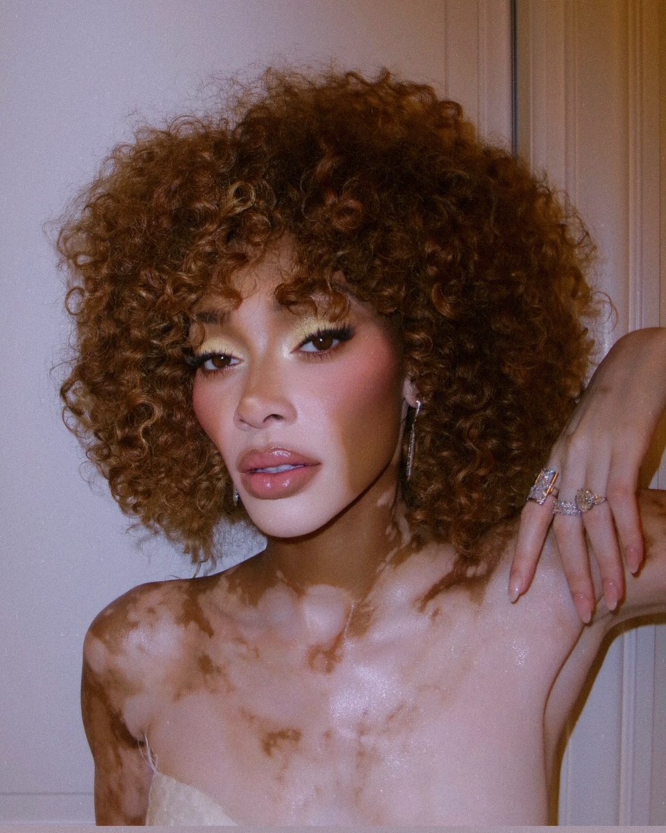 paintedbyesthr's tweet photo. Winnie for BOF gala. Makeup by me🇫🇷✨ https://t.co/Vpknppl8sK