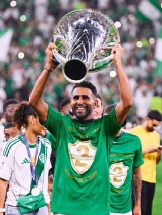 a9lils's tweet photo. @alshamal_club ابو ميييلا بطل اكبر قارة 😞💚💚! https://t.co/49vTb2Ma7y