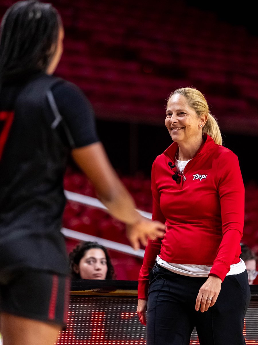 TerpsWBB's tweet photo. A great day at our open practice and scrimmage with our season ticket members! ❤️#faMily 🐢 https://t.co/xyhrCwaMgF