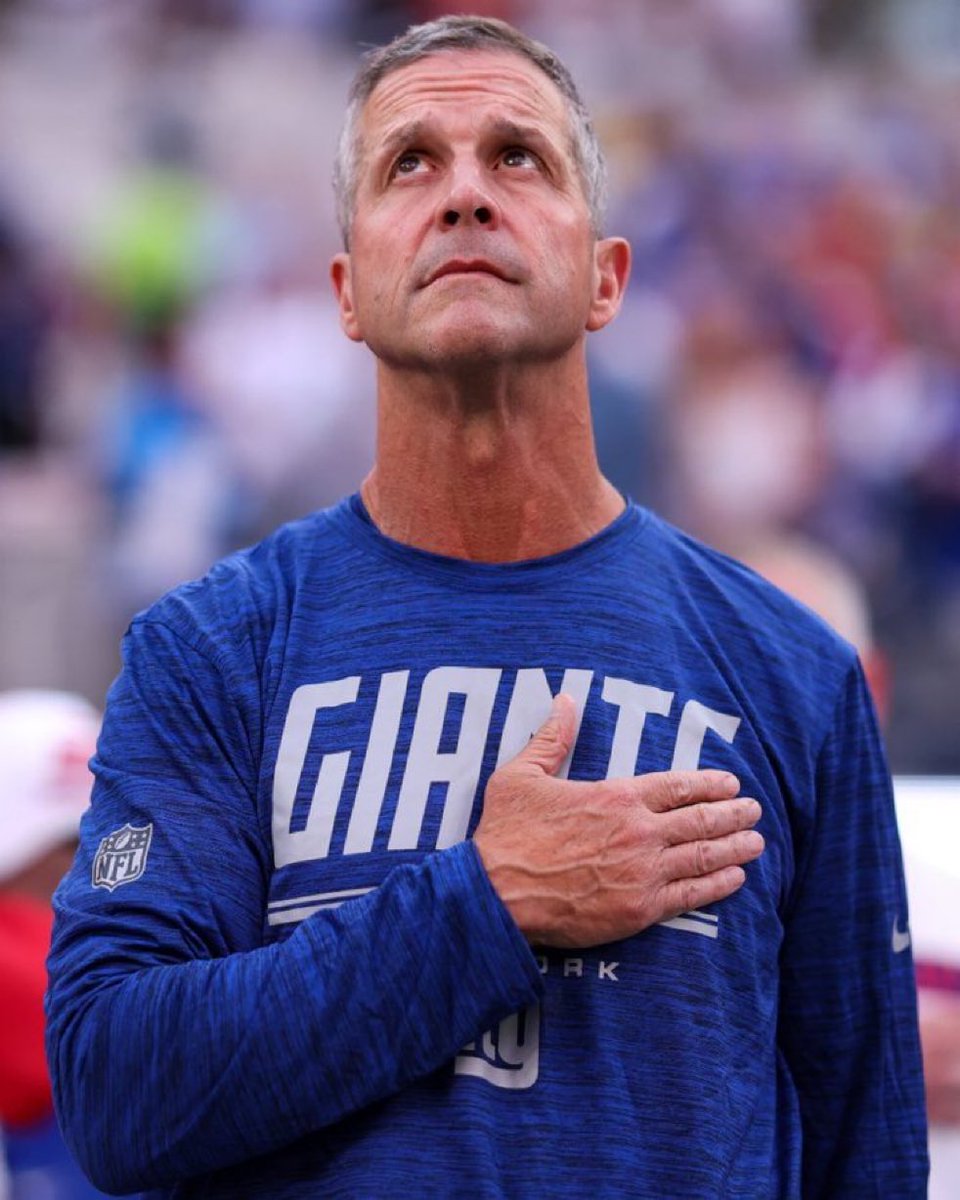 SleeperGiants's tweet photo. The New York Giants are in 1st place in the NFC East. 👑 https://t.co/Z5nImiVSCH