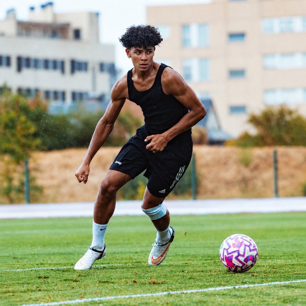 futbalsa's tweet photo. 📷🚨 | New images of Cristiano Ronaldo jnr in training with a juve kit.

Insane Rapid development and physicality at just 16 😳 https://t.co/dmsutw7RjA