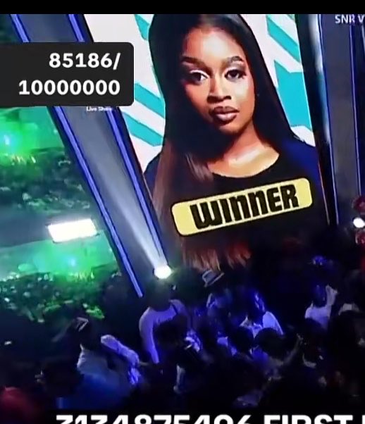 AyeshaLiq's tweet photo. “The difference is small”
“If he was not gambit, he would have won”
“She is production pet”
COULDA WOULDA SHOULDA

Who is this on the big screen?  Exactly 💅🏽💅🏽 https://t.co/NiSg9Ixlmy