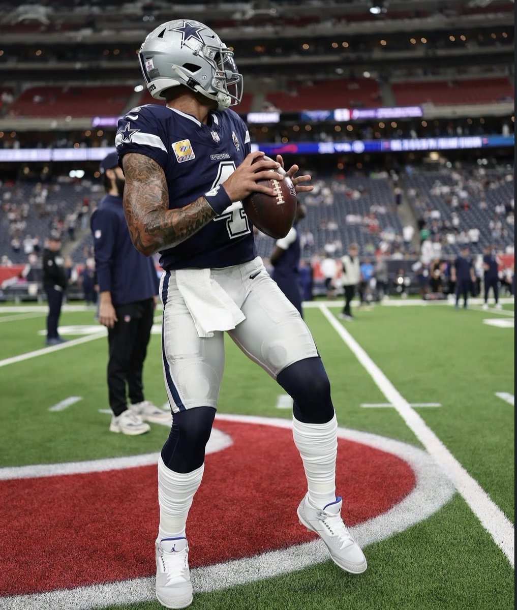 DakSavedMe's tweet photo. Dak Prescott in The 2nd Half vs Houston:

20/25
249 Yards
4 TD Drives
1 Game Winning Touchdown Pass

#DallasCowboys https://t.co/IvC7rAwAlh