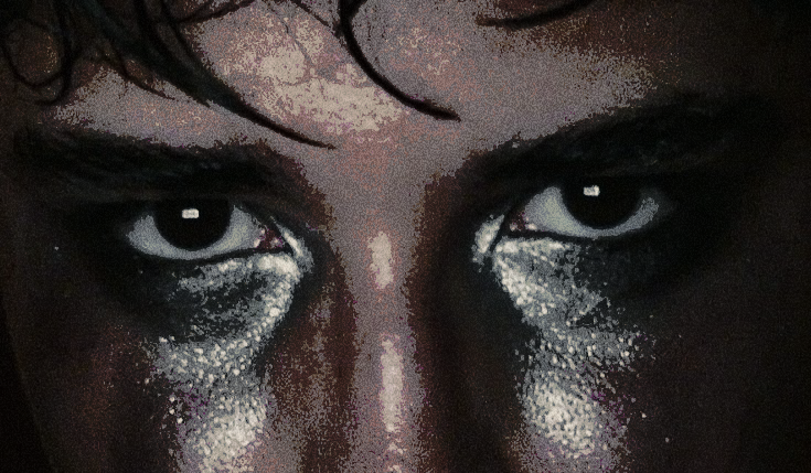 NEWABNORM4L's tweet photo. Los ojos están enmarcados por una gruesa línea de "maquillaje  de acero", con un brillo metálico plateado y oscuro que se derrama por los pómulos, creando un contraste dramático y sombrío. https://t.co/SVsmzLizXZ