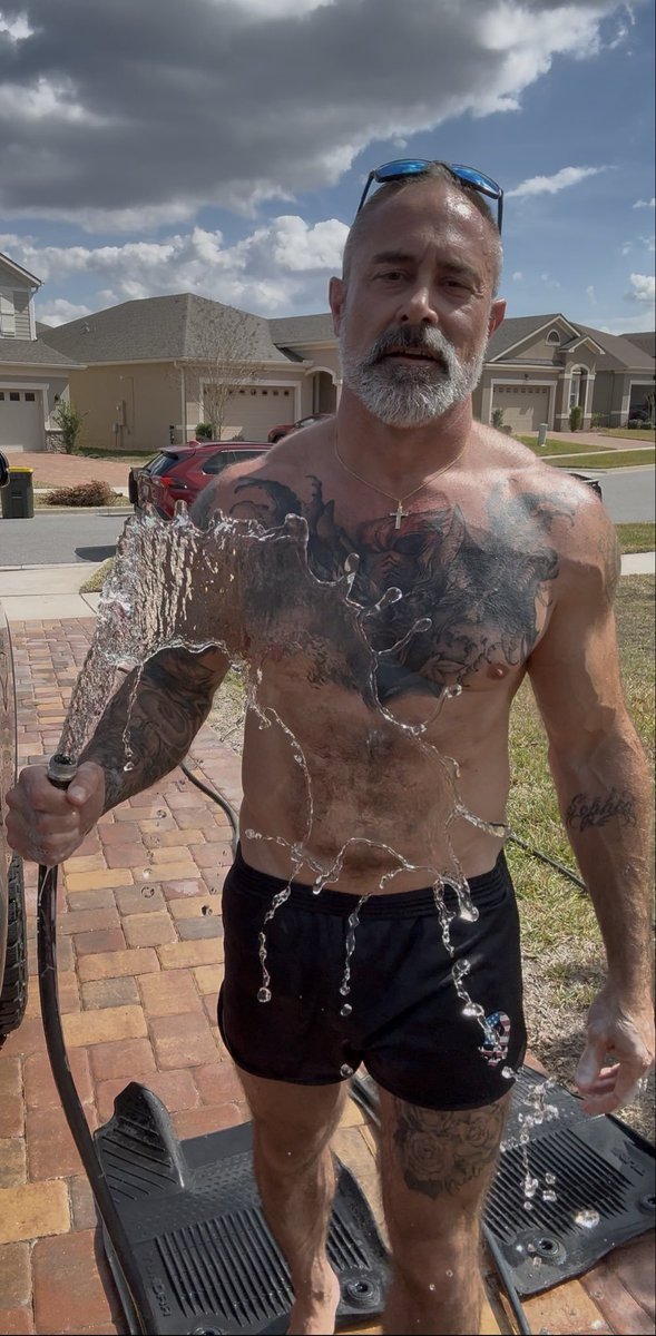 SergeantSiww's tweet photo. I’m your neighbor come see me ⤴️
sargesilverfox https://t.co/HJXnWuZ5dW