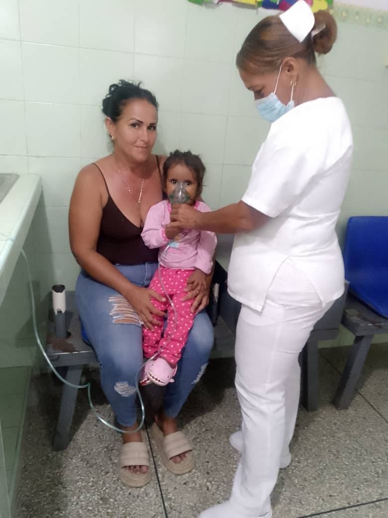 cubacooperaven's tweet photo. Desde el estado Yaracuy 🩺🇻🇪, la salud no se detiene: labor diaria en la sala de medicina del CDI Wilfredo Conejero (San Felipe II) con el Lic. Javier Cobarrubia, y procederes de enfermería en emergencias del CDI Ramón Romero (Veroes) con la Lic. Josefina Prego. #CubaCoopera https://t.co/HuehZLj3Y0