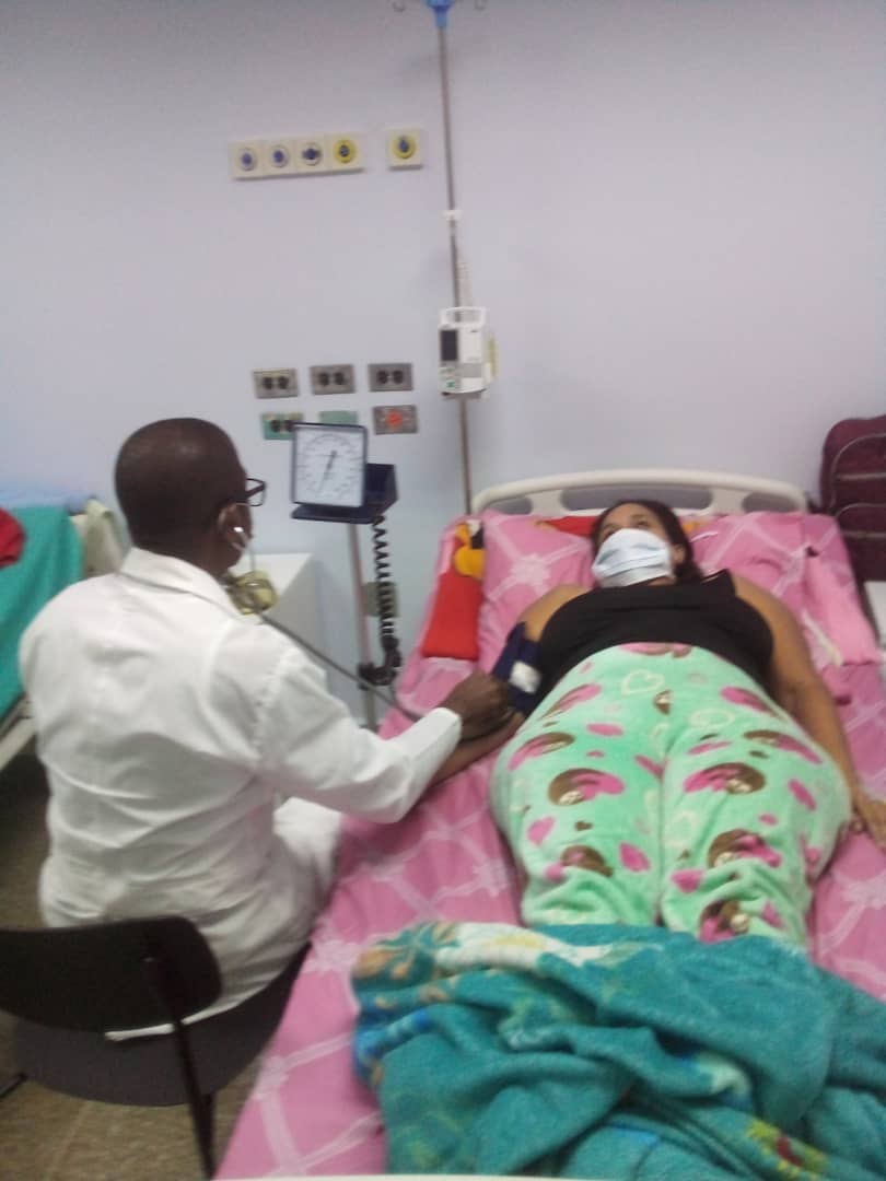 cubacooperaven's tweet photo. Desde el estado Yaracuy 🩺🇻🇪, la salud no se detiene: labor diaria en la sala de medicina del CDI Wilfredo Conejero (San Felipe II) con el Lic. Javier Cobarrubia, y procederes de enfermería en emergencias del CDI Ramón Romero (Veroes) con la Lic. Josefina Prego. #CubaCoopera https://t.co/HuehZLj3Y0