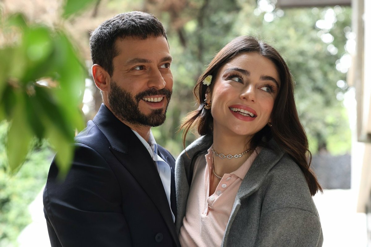 ekindunyamm's tweet photo. Birlikte o kadar güzeller ki, izlerken yüzümde kocaman bir gülümseme oluyor. 🥹🥰

#MuhtemelAşk #EkinKoç #AyçaAyşinTuran https://t.co/ACmNlZ8IRG