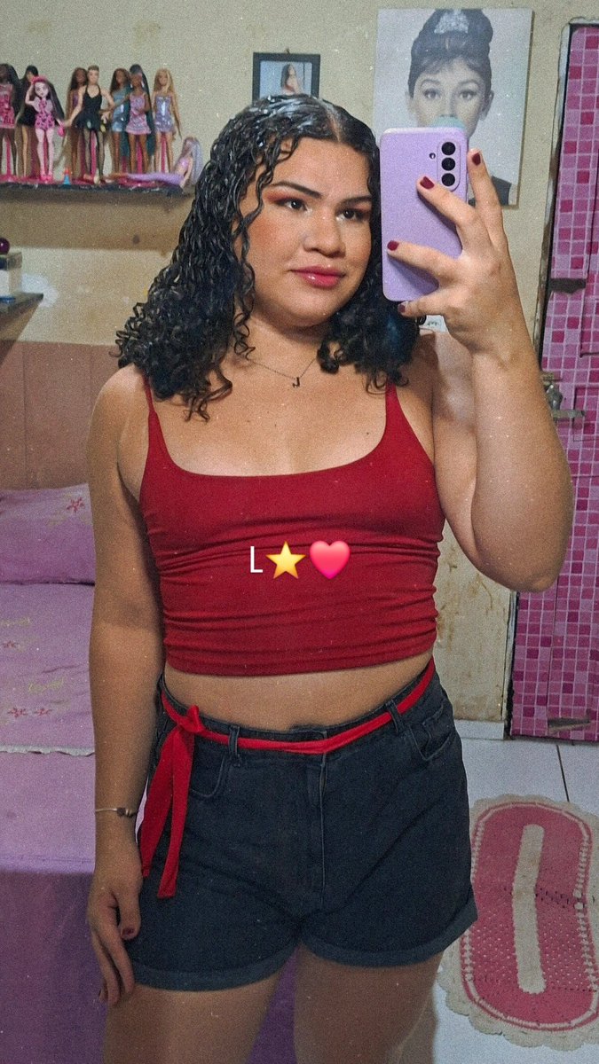 j_enny___'s tweet photo. As trans belíssimas votam no lula⭐❤️as vezes nem acredito que meu nome é esse e graças ao lula pude mudar meus documentos 🥹⭐ https://t.co/xu9xk72PmO
