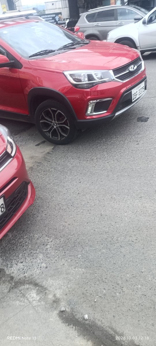 Rol_OrtizV's tweet photo. @ObrasQuito Por favor su ayuda en la Av. Carlos Mantilla ya van 2vecwa q uds. Reparan y los vecinos o @aguadequito vuelven a perforar la calle @pabelml https://t.co/ZGD6yAE9Dx