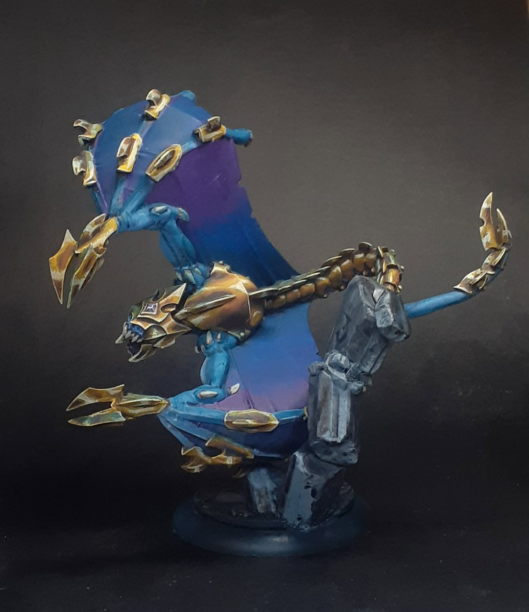 DrakeossDragoon's tweet photo. This is Sybaris a Character Warbeast from the game Warmachine. I painted him up for a local who is just starting up his Dusk Fane of Nyrro army. #Warmachine #miniature #miniaturepainting #DuskFane #steamforgedgames https://t.co/nr9qzqByQ2