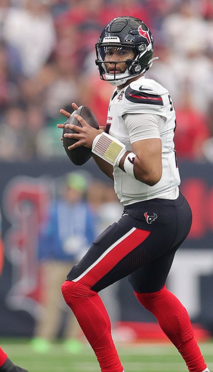 BradeauxNBA's tweet photo. CJ Stroud this season for the 0-4 Texans…

5 TD | 0 INT
61.6 comp%
1,141 Yards

No reason this team should be winless with him playing like this. https://t.co/ibprAg9eWG
