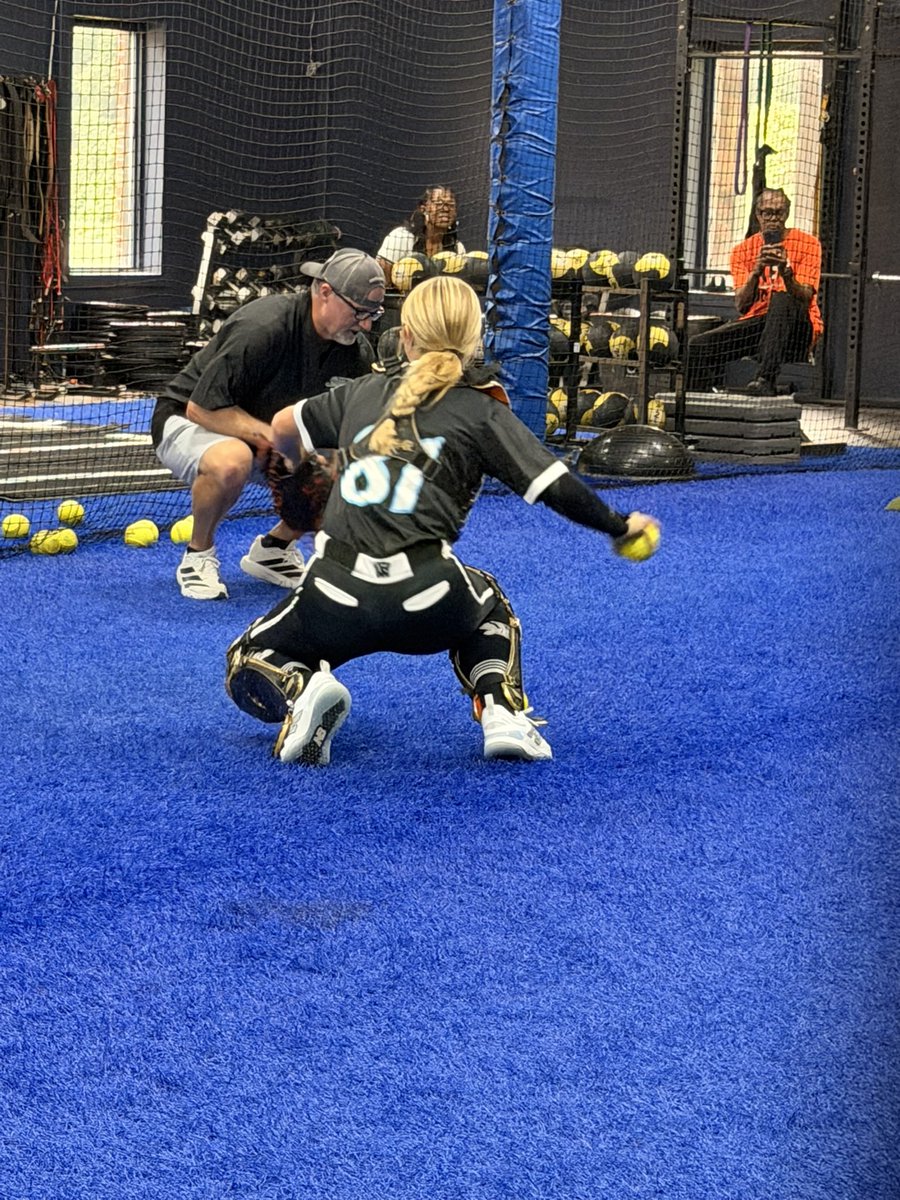 CamAlgeo2031's tweet photo. Spent 4.5 hours today training with one of the greatest catching coaches in the country! @TheCatchingGuy thank you for all the feedback and coaching! I can’t wait to take the field Friday with my @WFPremierKotula team! @wfnationsoftbal https://t.co/Y7dtE7cFr9