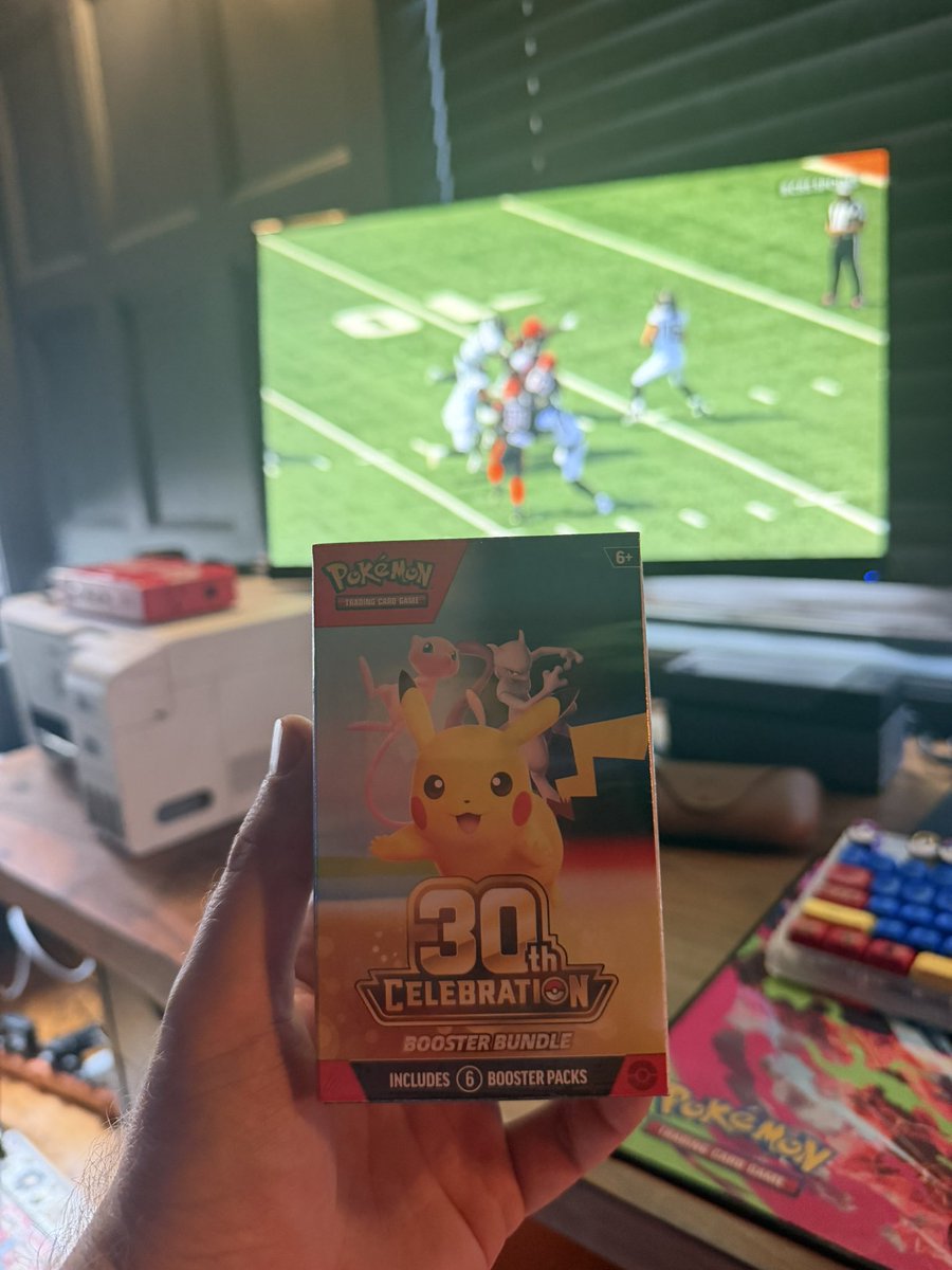 FlipFlip's tweet photo. Jags won so let’s give a booster bundle away 🏈🆓

Follow + like + comment to enter ✅ https://t.co/mlhZUVITOq