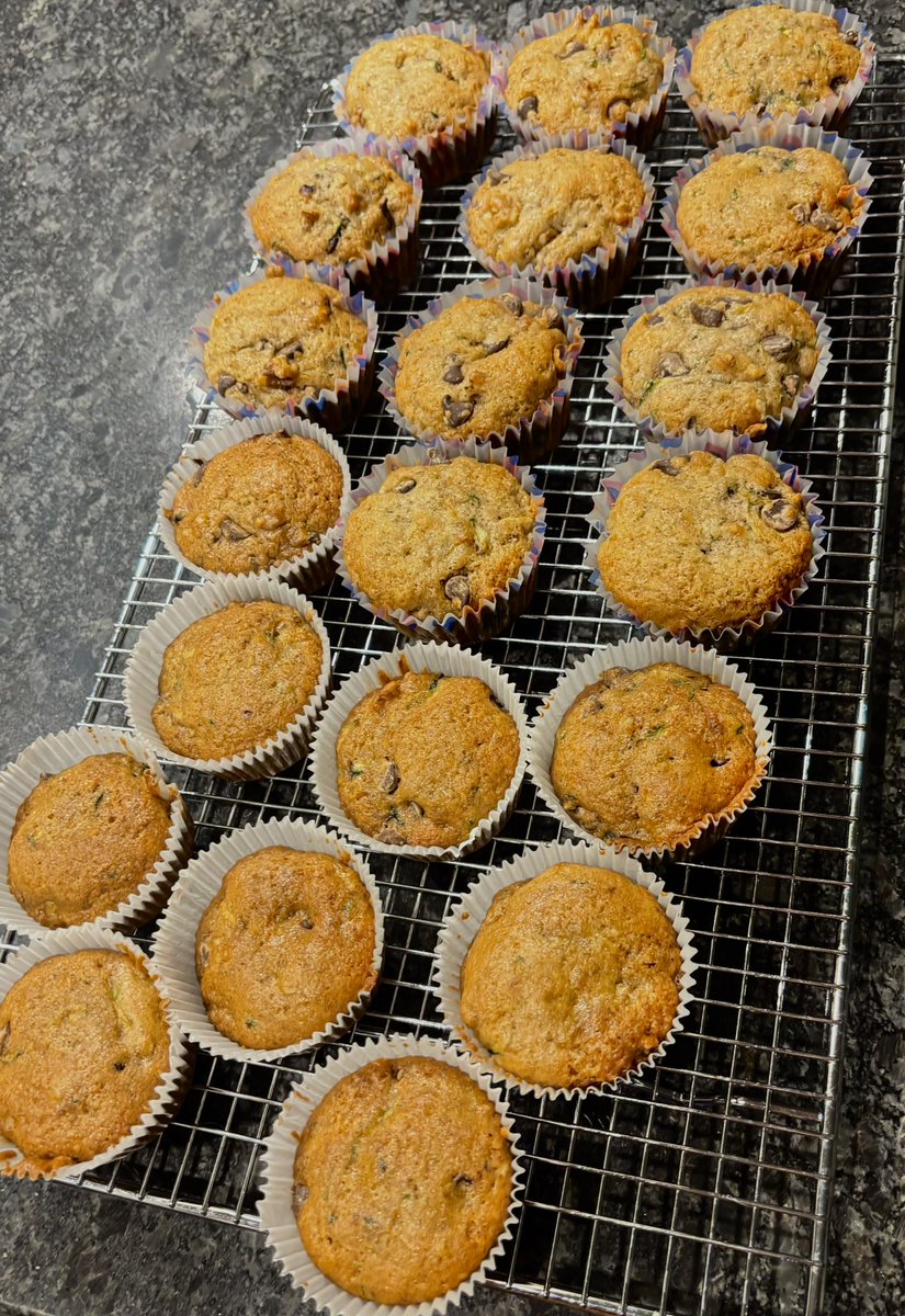 wabisabibumblee's tweet photo. I’m not just a pretty face guys I’m also an amazing chef and baker👩‍🍳 https://t.co/CVBPhtVC9g