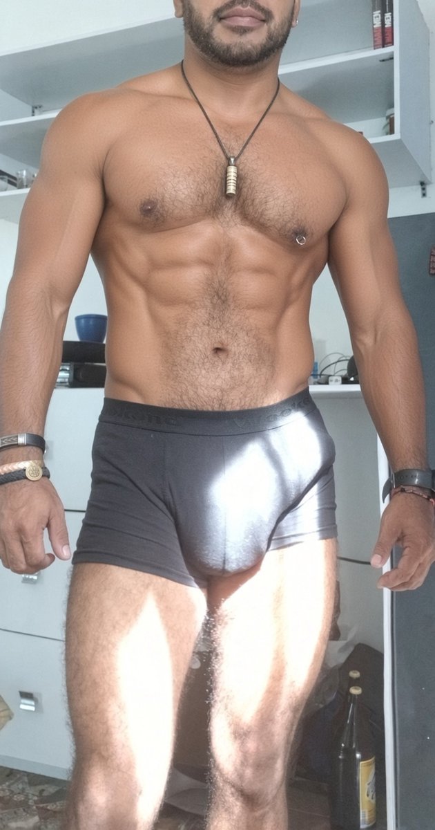 LeoMalt3's tweet photo. Domingo fresco para andar bien pinché cómodo 🙈🤣😜 https://t.co/DlraU9a95d