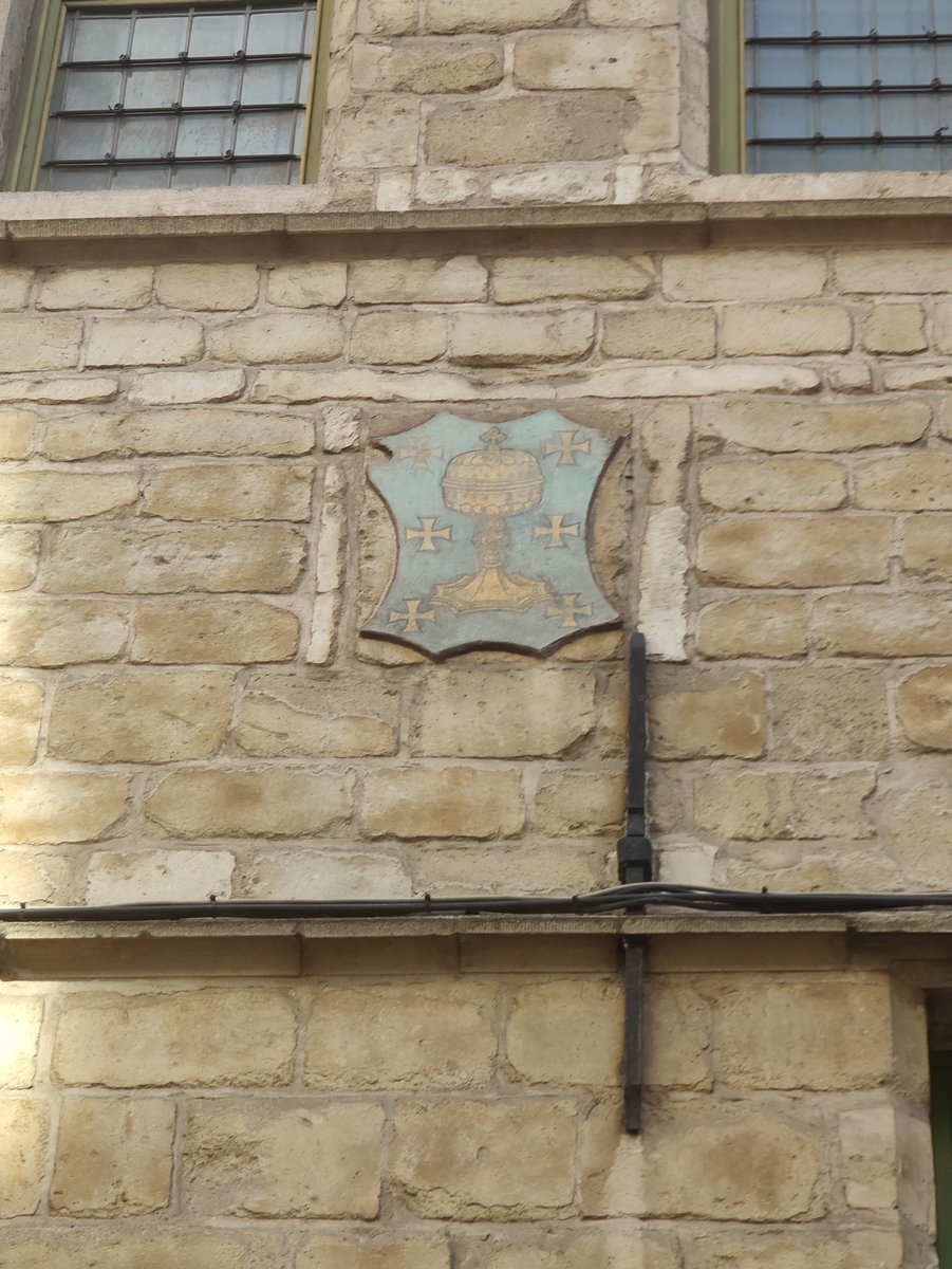 BorxaGC's tweet photo. O venres estivemos en Gent (Bélxica) e desfrutamos deste escudo do Reino da Galiza.

Atopámolo en Sint-Jorishof, en Botermarkt 2, no centro de Gent. Data cara 1584 segundo indica o Héitor Picallo https://t.co/9eIHPQJQYf