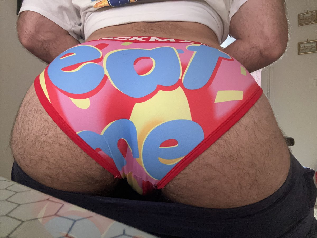 HimboFindom's tweet photo. You have to eat if you want to become a big strong man like Daddy. https://t.co/VAv4M5sf95
