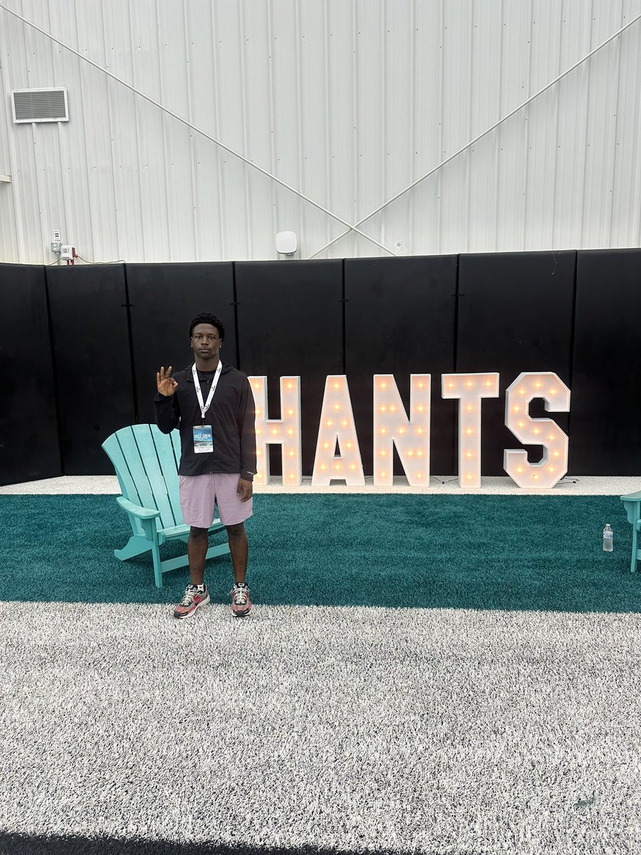 ny2allensports's tweet photo. Always a pleasure to be back at costal. Thank you @IM_THEEACEWALES @EveretteSands @CoachCParrott @braeyown @train0187 @Hhsramsstrength https://t.co/YsXgPLj00u
