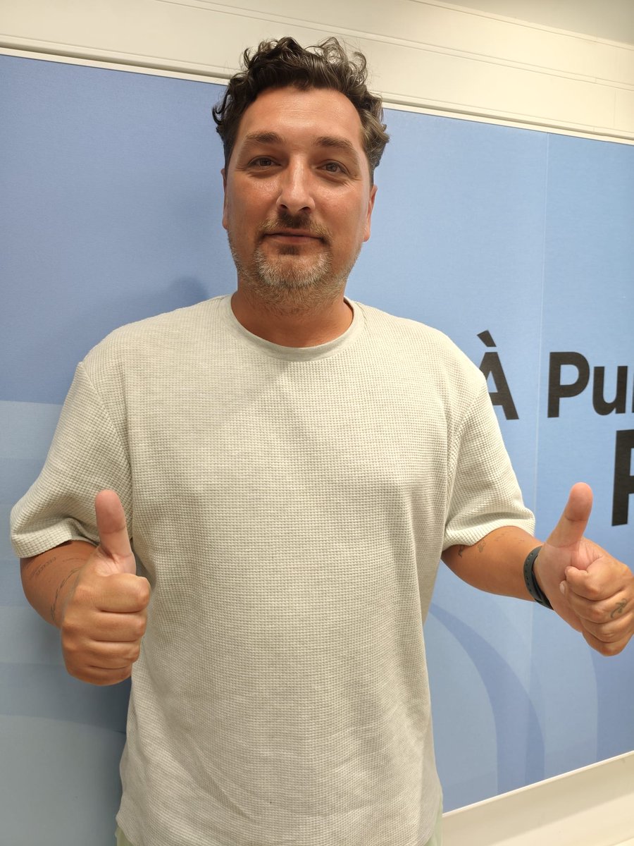 90minuts's tweet photo. A les 23´30 (aprox), la tertúlia.
🕦🗣️🗣️🗣️🗣️🗣️🎙️📻
Conduïda per_
-📍 @ManoloMontalt
I hui amb:
- 📌 @PepePla4 
- 📌 @sanchis14 
- 📌 Miki
- 📌 @salvafolgado https://t.co/zVZzmihwII