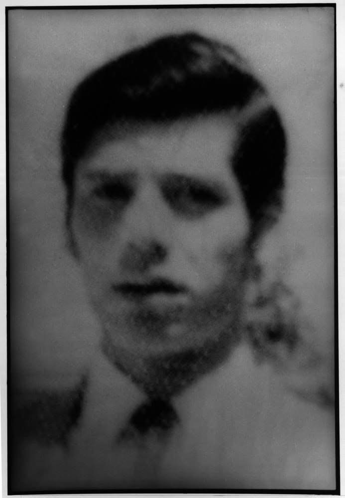 RadioUmbral's tweet photo. LA RUTA DE LA SANGRE : CHILLÁN
El 4 de octubre de 1973, fueron detenidos y desaparecidos por carabineros de Chillán ,seis obreros de la planta de construcción de casas prefabricadas del Hogar de Cristo:

José Salvador ACUÑA YAÑEZ, 29 años, obrero, tesorero del Sindicato https://t.co/QLfgcFGMk5