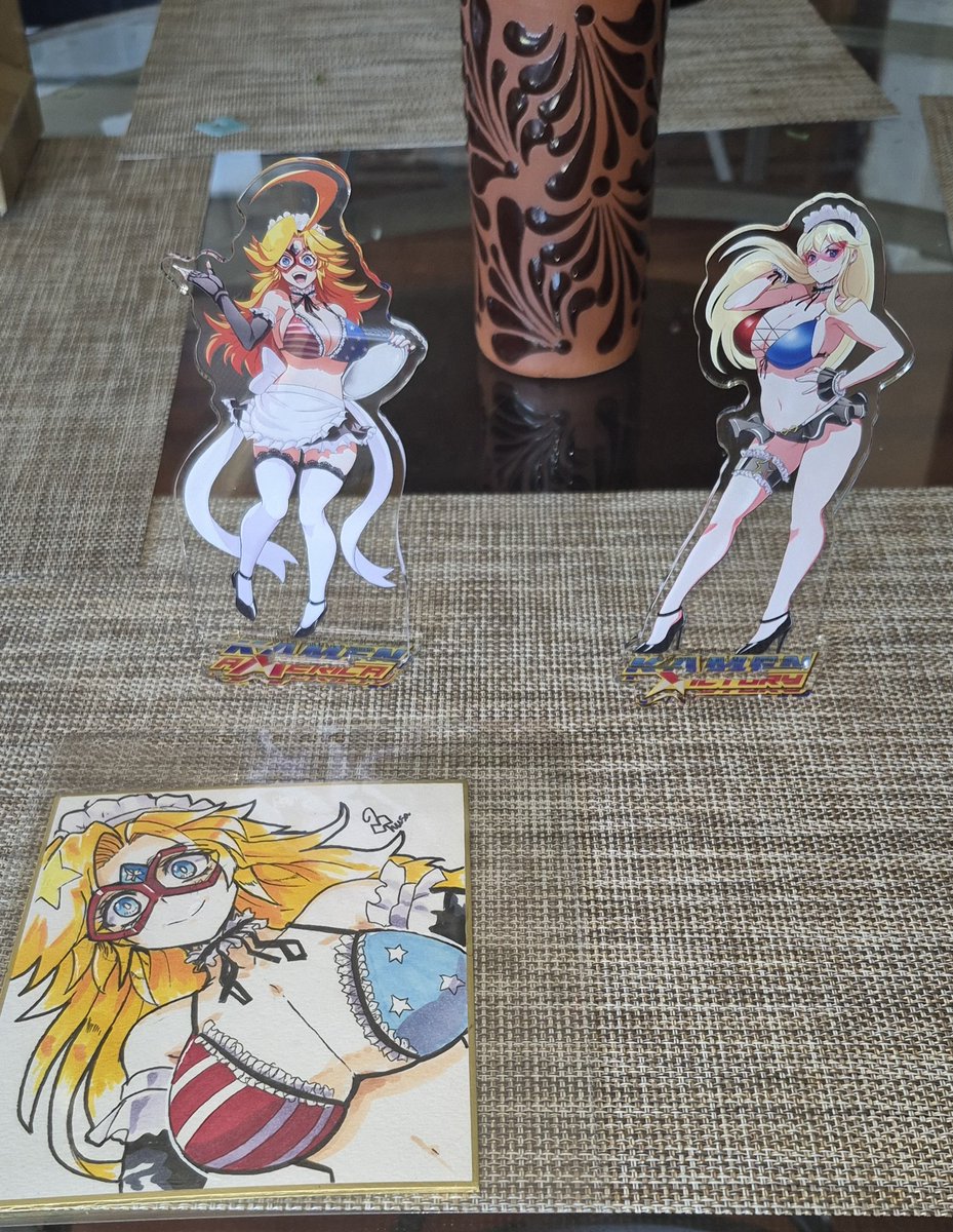 Merc_1st_Class's tweet photo. @PelleCreepy @SumpKun @kamenamerica @KamenAmericaJPN 

I am so happy I was able to get these 2 standees! I missed out on the original campaign but was able to get from a seller in Japan. Now all I need is @8husa to do a commission of Sylvia at next Bell county comic con! https://t.co/oChZ560lqo