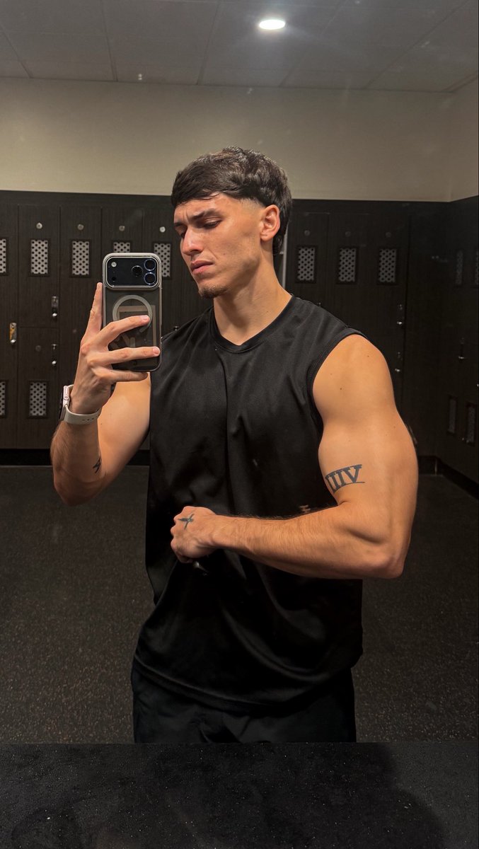 lexanOG's tweet photo. gym been hittin’

ig:sebastian.fitcoach https://t.co/Ax36sLQ74k