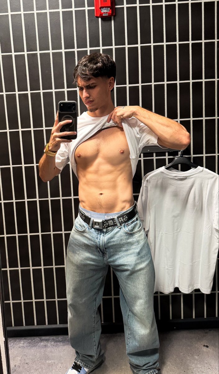 lexanOG's tweet photo. gym been hittin’

ig:sebastian.fitcoach https://t.co/Ax36sLQ74k