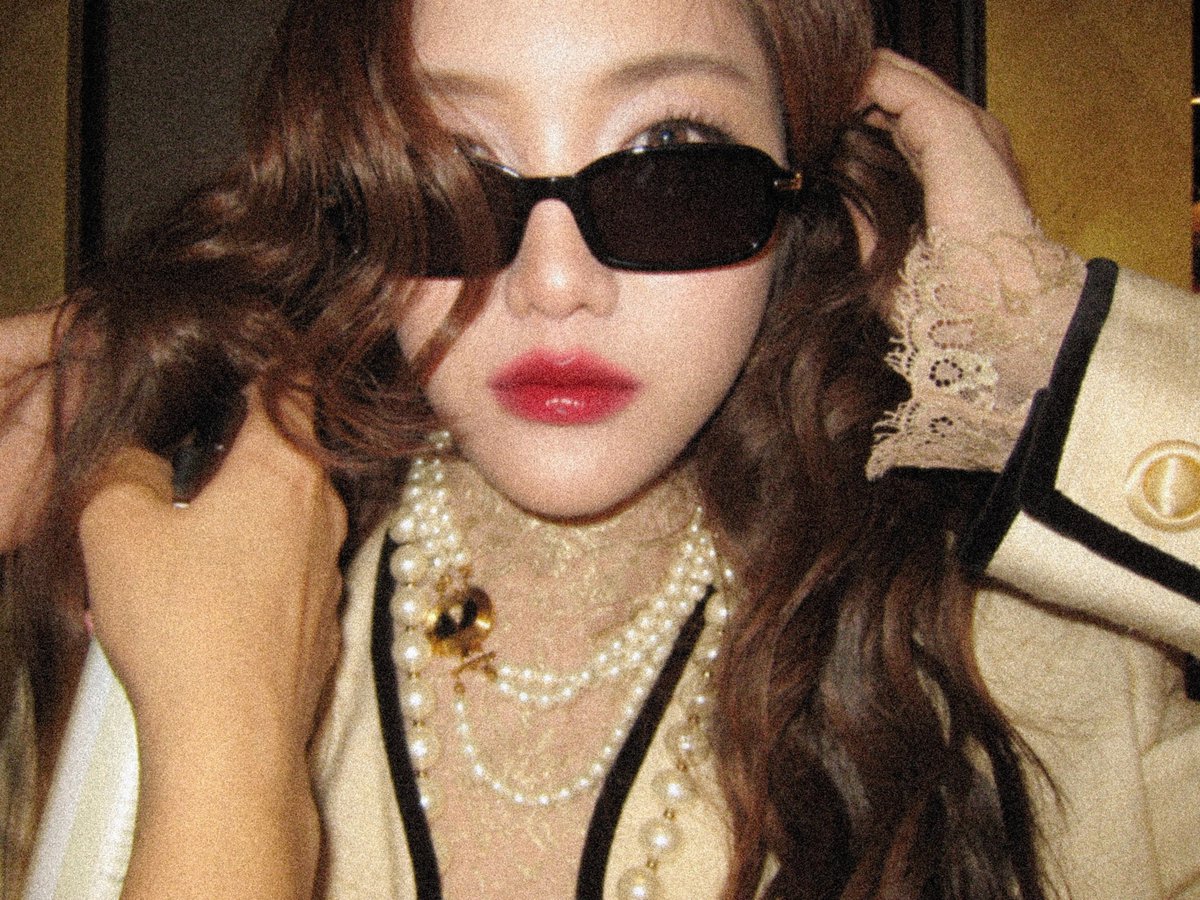 freenguides's tweet photo. CAN WE TALK ABOUT HER?! 🔥

SAROCHA X VALENTINO PFW SS27
#ValentinoSS27xFreen
#ValentinoAntibiblioteca
#ValentinoGaravani
#srchafreen
#PFW

@srchafreen
@MaisonValentino
@ValentinoTH https://t.co/yT21BanNW4