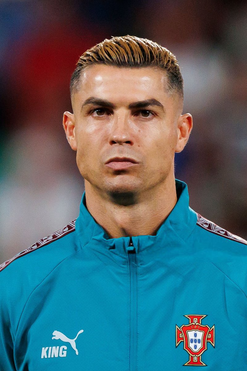 madrid_total2's tweet photo. Según A - Bola; Jorge Jesús planea convocar a Cristiano Ronaldo en la siguiente fecha FIFA en Noviembre, quiere pasar página y que Cris vuelva a Portugal. Cristiano ya sabe sobre esto.

Yo ya no sé ni qué creer ni qué pasará… tenemos que esperar a que nos diga el mismo Cris. https://t.co/JJJ7oznyTW