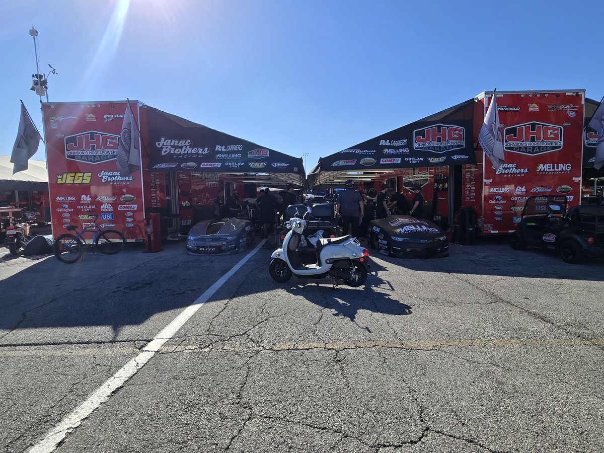 competitionplus's tweet photo. It is Father vs Son in the Pro Stock finals. Aaron Stanfield vs Gregg Stanfield. @EliteMotorsLLC #MidwestNats #NHRA https://t.co/Sz2H4gYyjB