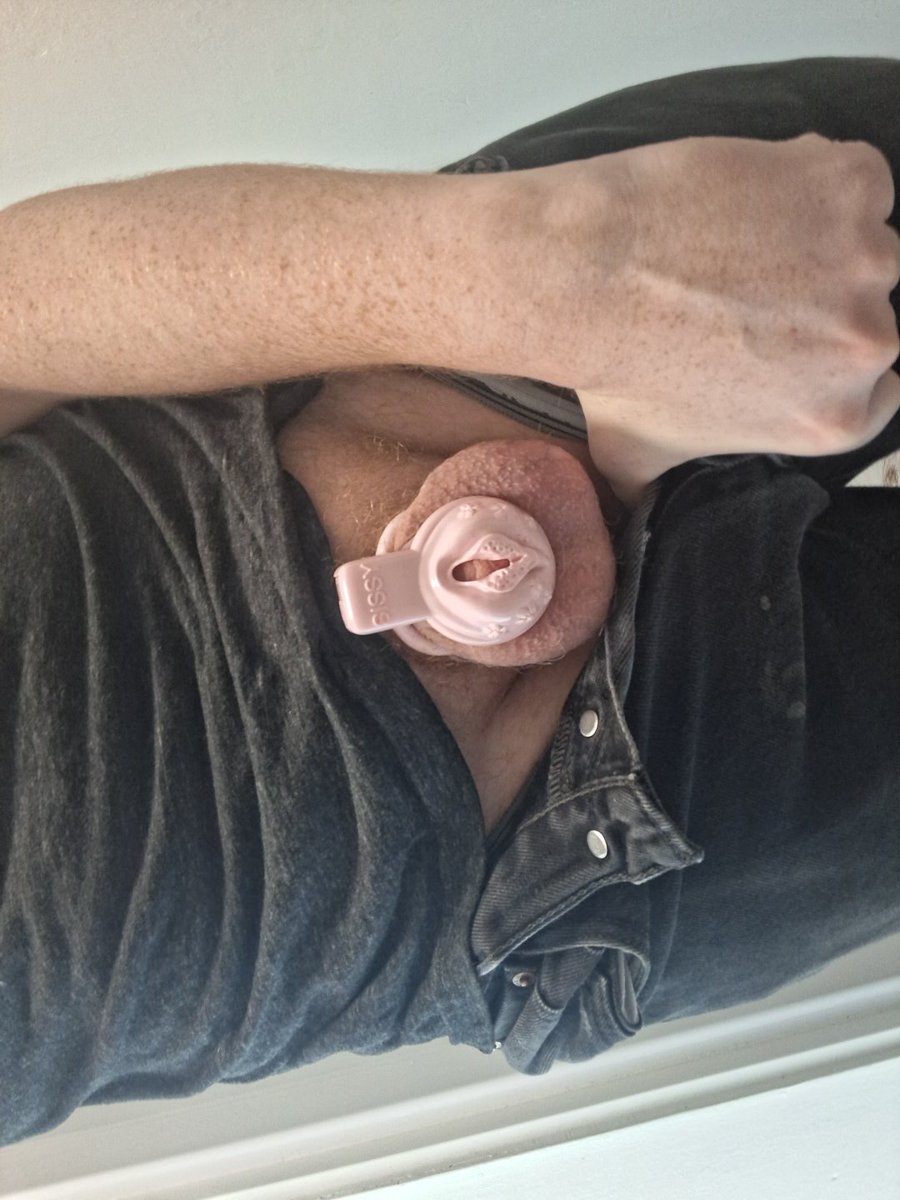 fagoftoday's tweet photo. @RawLoadsAlways All black except for my little pink cage. 5 days in, started early. https://t.co/KJMN46Xsxs