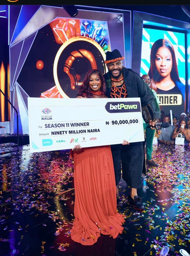 FranQ_Poet's tweet photo. 🎯😎

Temi Nkem is your winner!🔥👏

Teminators, you did that!🔥🔥🔥👏👏👏❤️
#BBNaija https://t.co/4RxBSYagRW