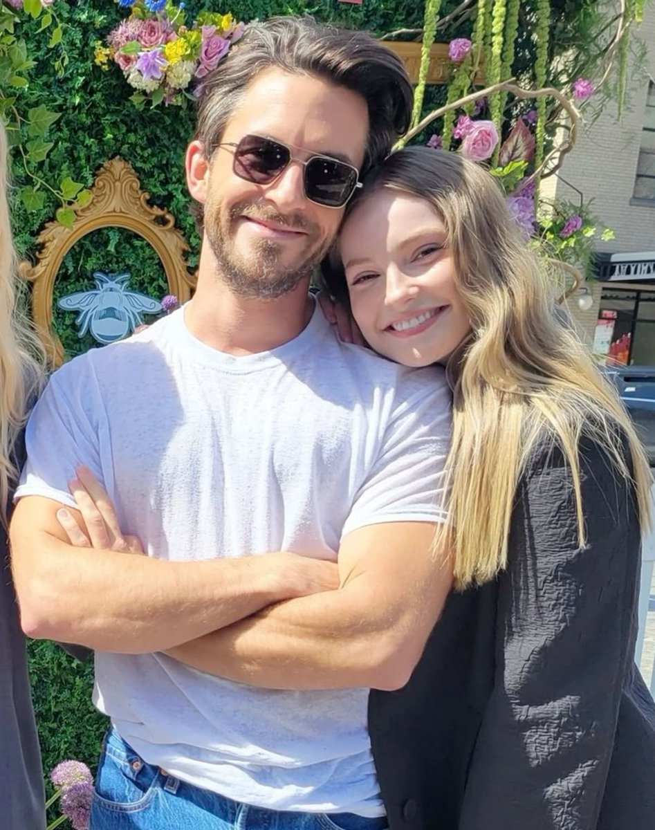 arisfranchaela's tweet photo. hannah and jonny are really fucking cute btw and i just don’t think that’s talked about enough https://t.co/BQhyDjDAGM