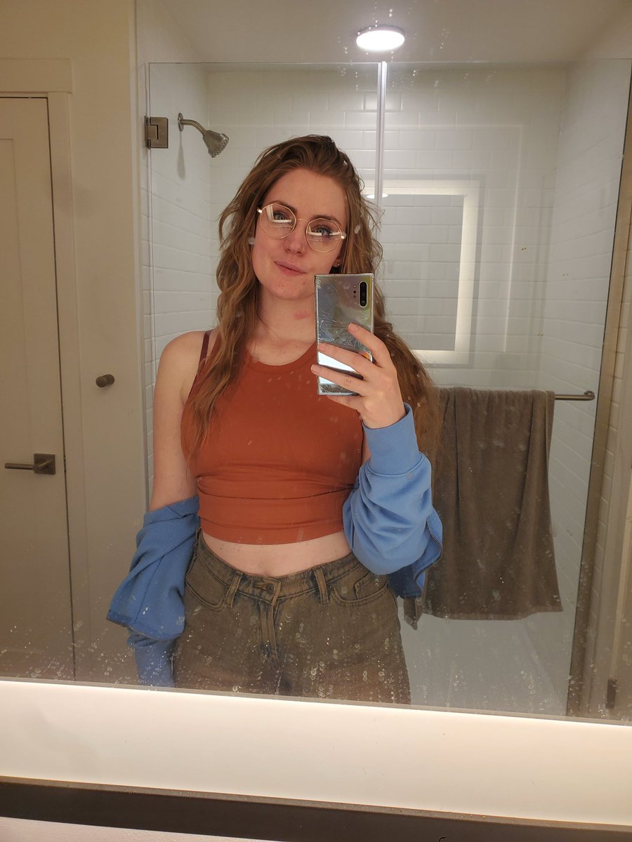 nymphymia's tweet photo. Getting in from a crazy night out ☺️☺️ https://t.co/FUnAbZIoZe