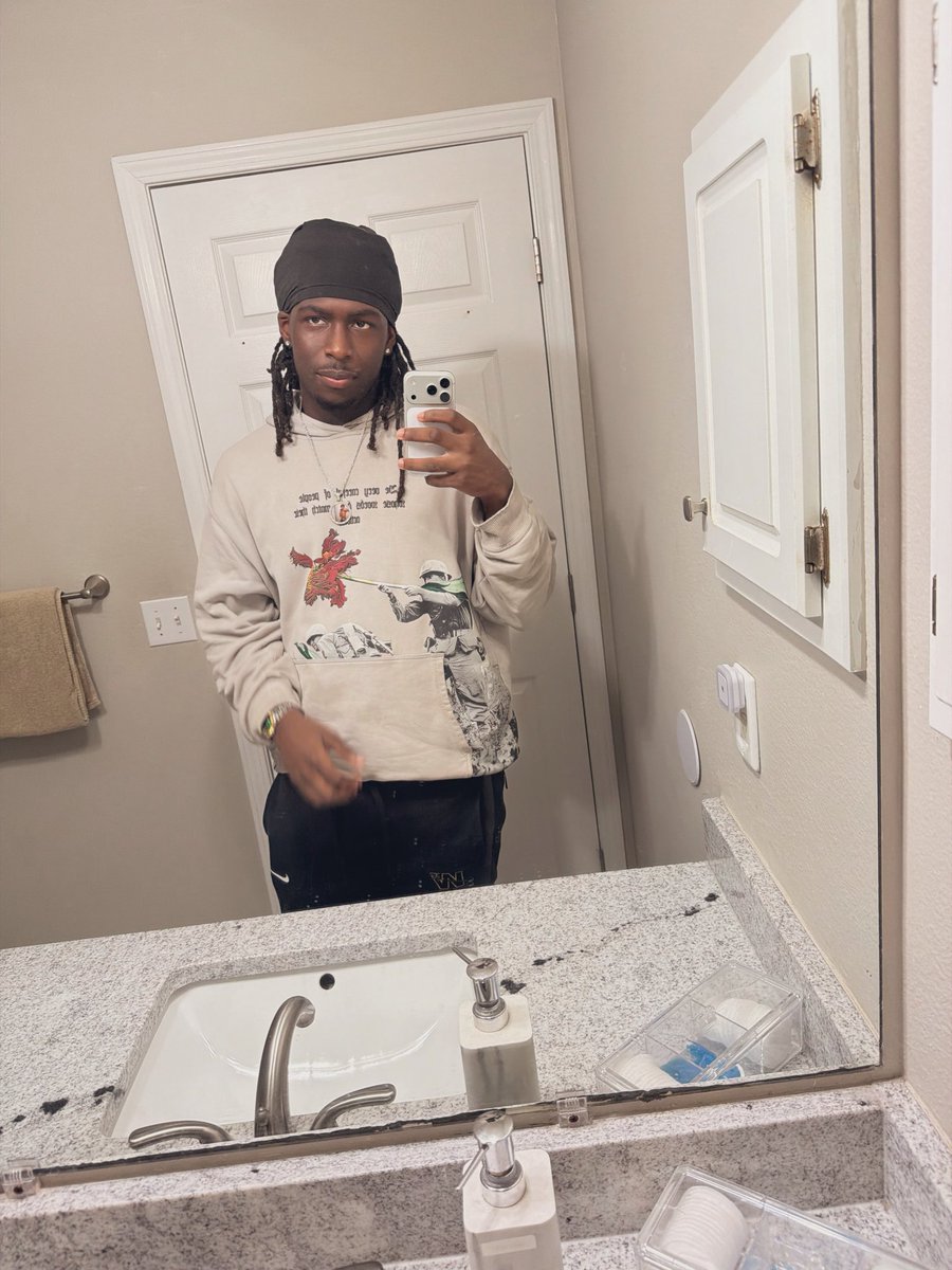 Dee333save1's tweet photo. #memphis #southaven #darkskins #fyp https://t.co/6WHUzStFvv