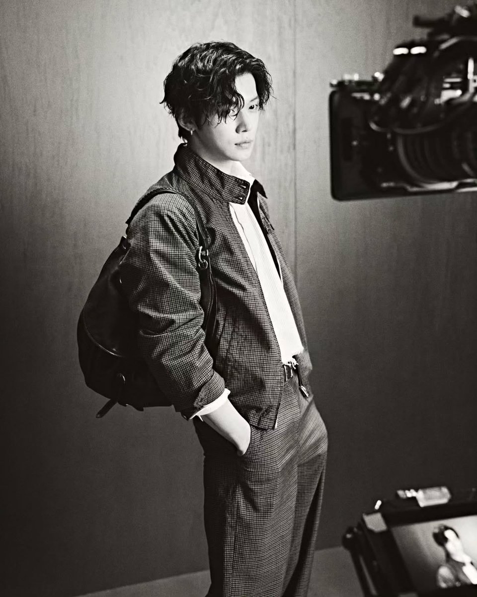 translatingTXT's tweet photo. [261005] #yeonjun (@.yawnzzn) instagram 

“@.miumiu moment

#MiuMiuSS27 #MiuMiu” https://t.co/C8wkorVIWT