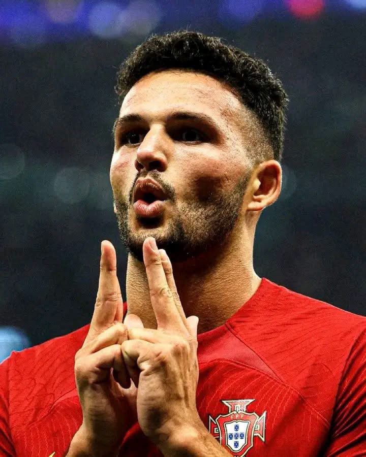 KDCGlobal_'s tweet photo. Before you start your Agenda on Goncalo Ramos—remember this guy played nearly 70 minutes against Morocco and had 0 shots on target‼️

This is how he scores in unimportant matches and ghost in big games ⚠️ https://t.co/iFwxg6AT8k