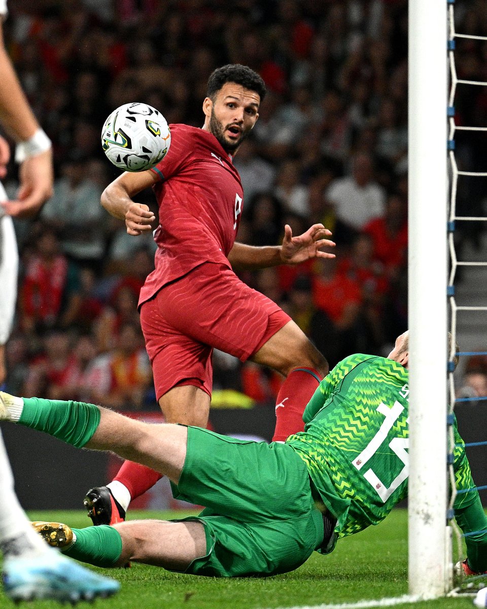 brfootball's tweet photo. Portugal go a perfect 4️⃣ in 4️⃣ this international break with Gonçalo Ramos scoring the winning goal against Norway 💪 https://t.co/xLm1pN3OTR