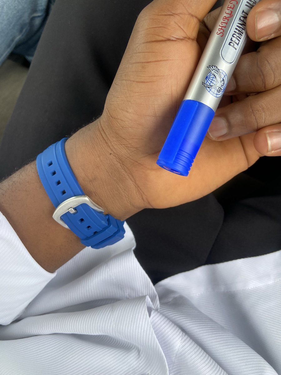 lowkeytrem's tweet photo. The boy just Graduado👨🏿‍🎓
ABCDegree🎉
Let the labour market favour me...Iseeeh🤲🏿 https://t.co/GLLexnb0hY