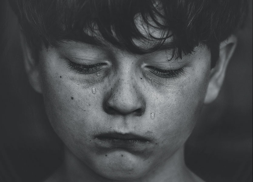 G_R__5's tweet photo. .

اتسعت الساحات هتافا 
لكن في الركن البعيد كان طفل 
يبحث عن قطعة خبز تحت الركام...❗️

. https://t.co/h8E2Xiz0iu