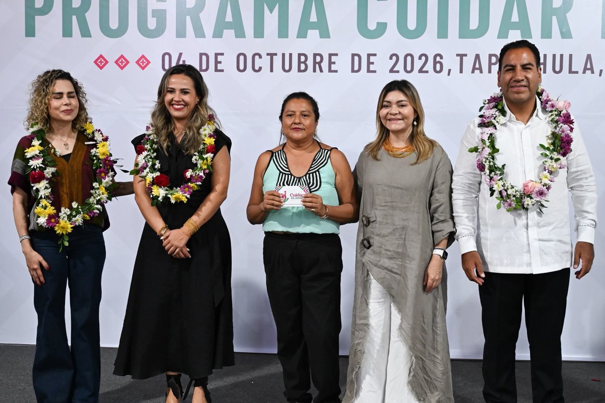 Marce_Castilloa's tweet photo. En #Tapachula acompañamos al Gob. @ramirezeduardo_ en la entrega de "Cuidar es Amar".
​Desde el @CongresoChis respaldamos esta visión humanista que apoya con dignidad la economía familiar y a las personas cuidadoras. ¡Las familias no están solas!

​#Chiapas #CuidarEsAmar https://t.co/Z2RIXqk8Q9