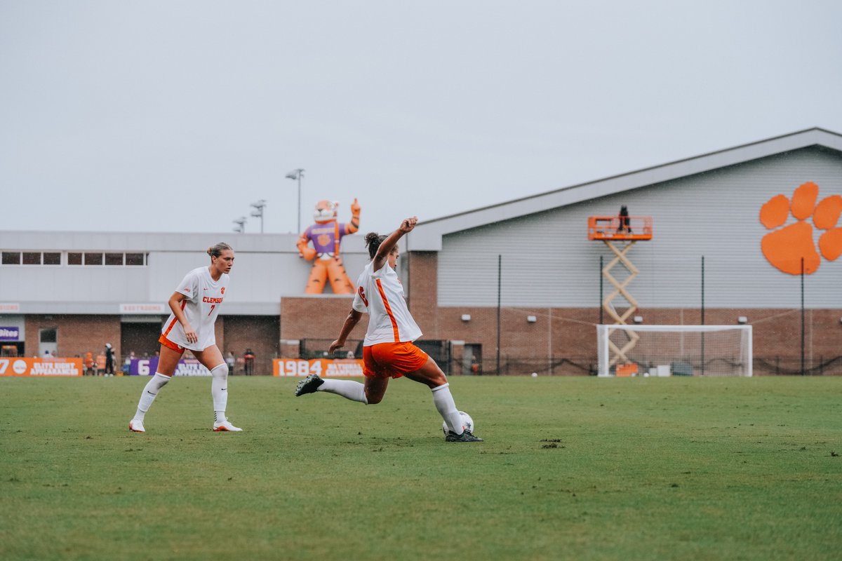 clemsonwsoccer's tweet photo. Frames from the first half 📸📸 https://t.co/tvs2fXqkrc
