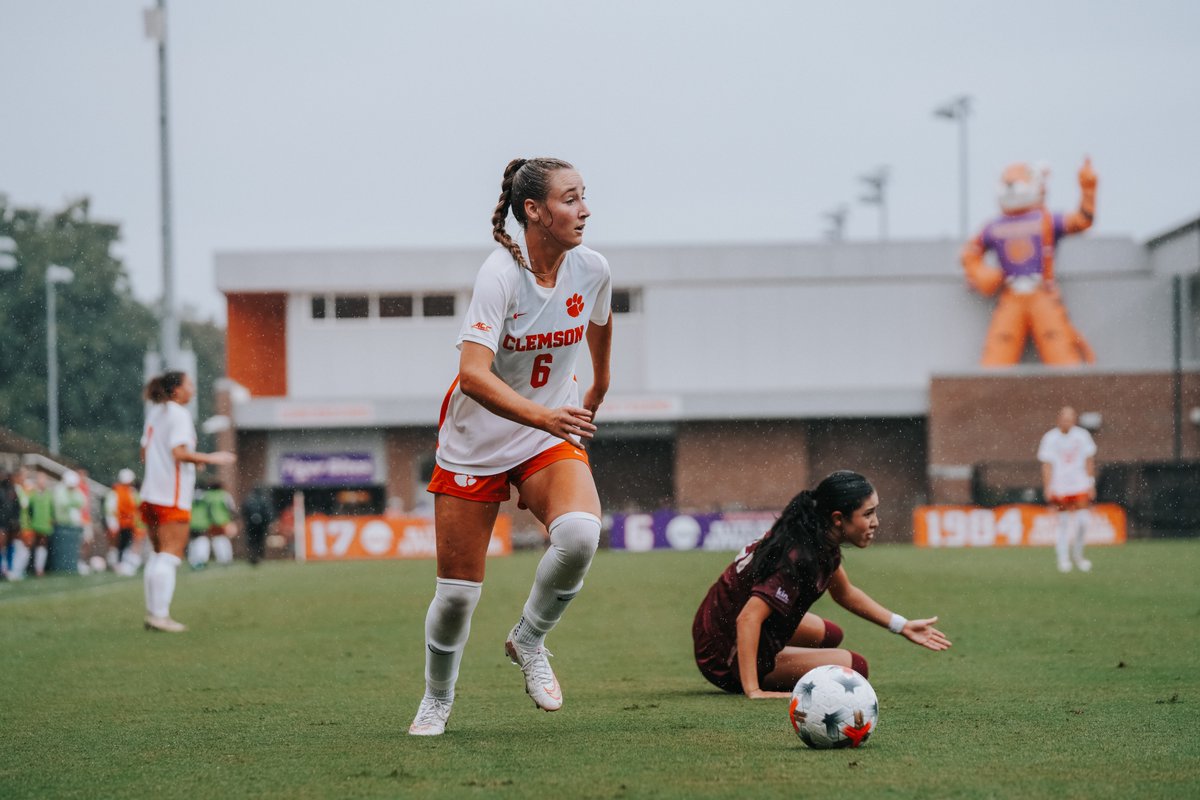 clemsonwsoccer's tweet photo. Frames from the first half 📸📸 https://t.co/tvs2fXqkrc