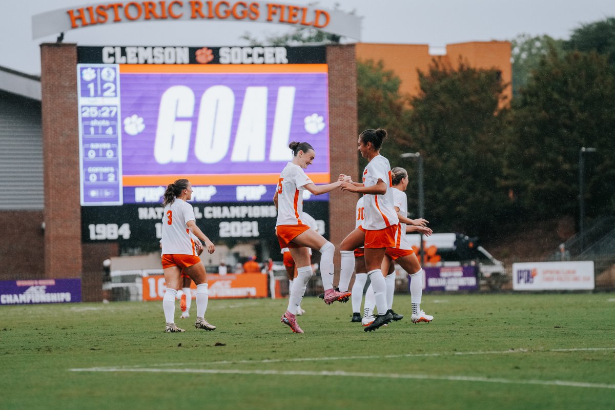 clemsonwsoccer's tweet photo. Frames from the first half 📸📸 https://t.co/tvs2fXqkrc