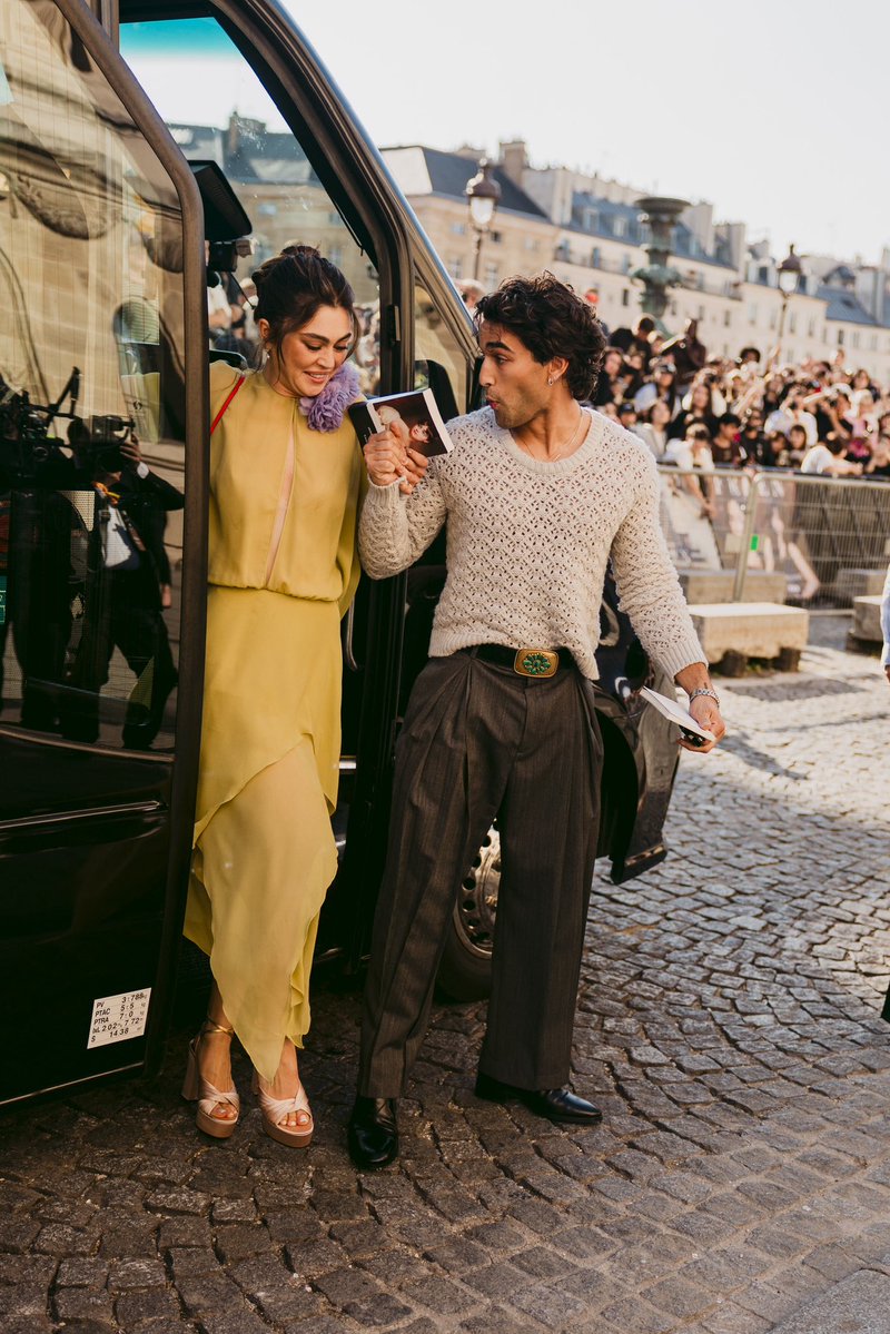 mikaabdallanews's tweet photo. — Mika Abdalla and Josh Heuston arriving at the Valentino show in Paris, France (October 4th) 🤍

📷: @ClaireGuillon https://t.co/YmqUILeA4o