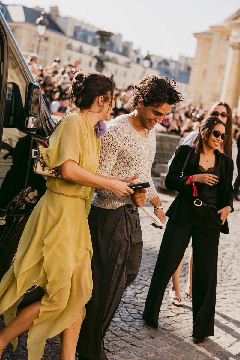 mikaabdallanews's tweet photo. — Mika Abdalla and Josh Heuston arriving at the Valentino show in Paris, France (October 4th) 🤍

📷: @ClaireGuillon https://t.co/YmqUILeA4o