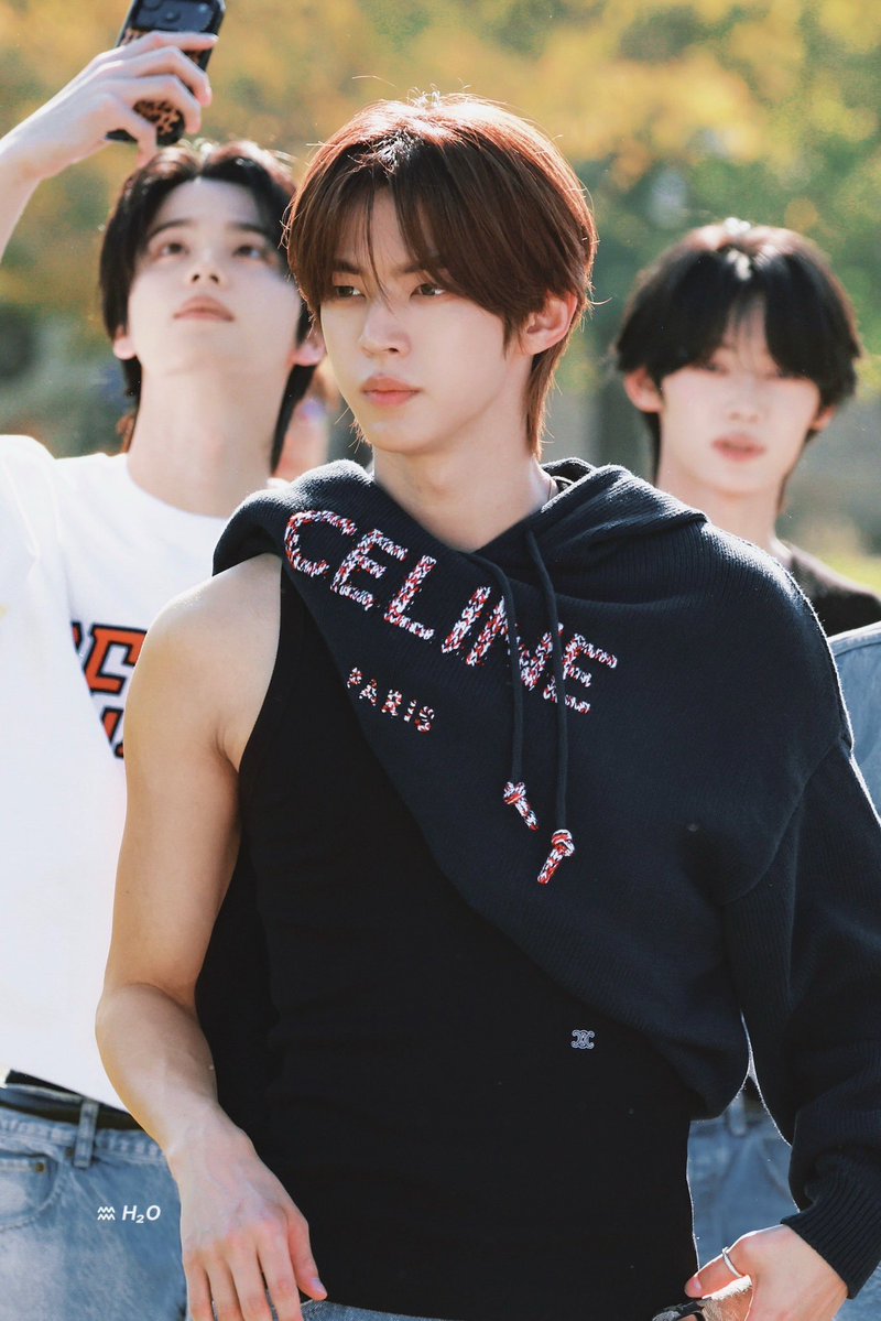 dohoonarm's tweet photo. 🥵 https://t.co/MhojqH5DB7