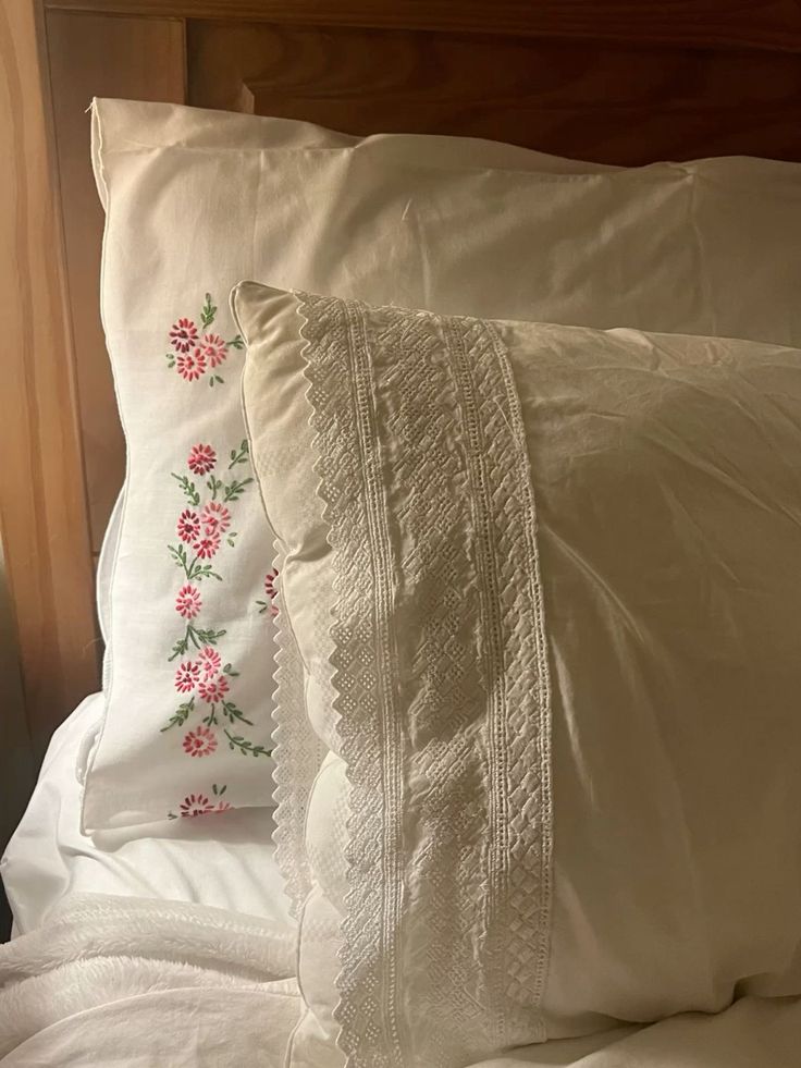 calmgloww's tweet photo. soft mornings, quiet comforts. https://t.co/oVL83kI40k